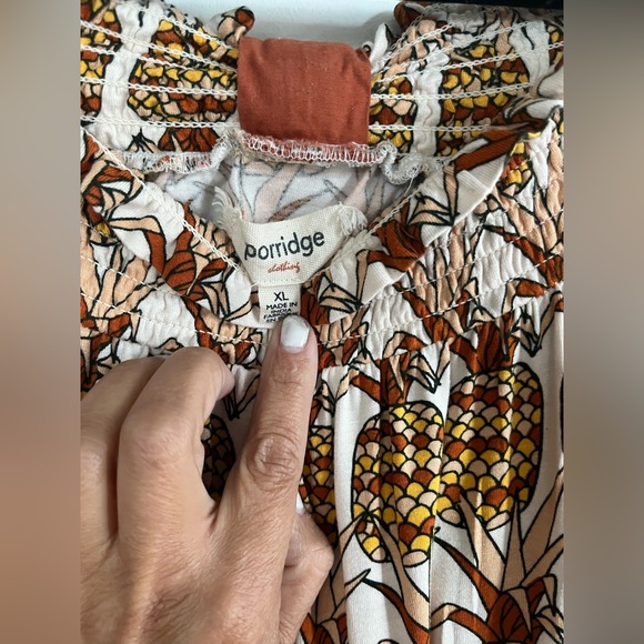 Anthropologie Pineapple Off Shoulder Top Porridge Clothing size Large (MSRP $98) - Picture 6 of 6